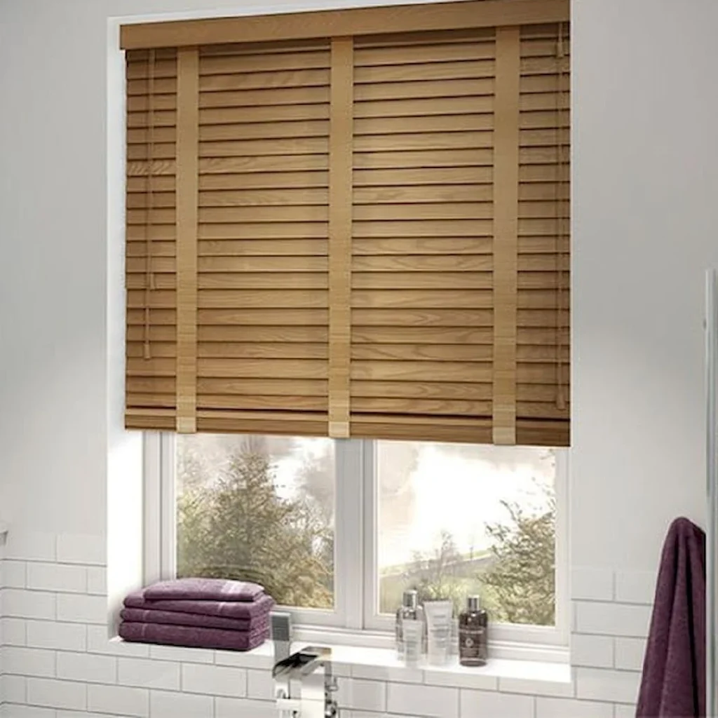 Layered window design with Venetian blinds